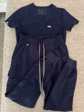 FIGS Navy Track Joggers Set
